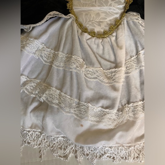 Sexy madam musketeer costume! Hat and boot cuffs included! - Picture 4 of 14